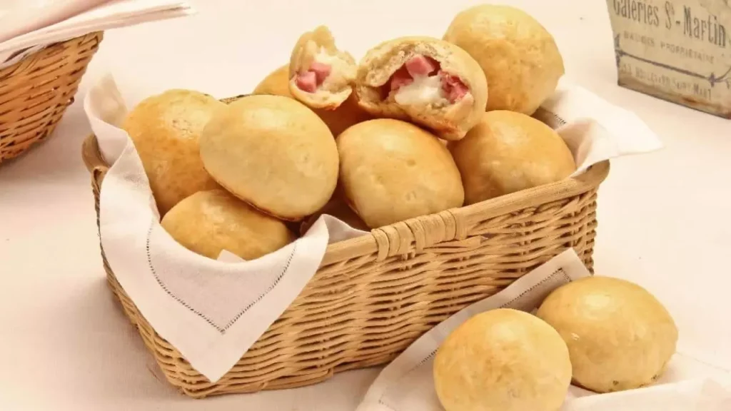 Pão de batata com requeijão