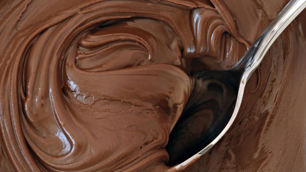 Marshmallow de chocolate para recheio, cobertura ou para comer de colher.