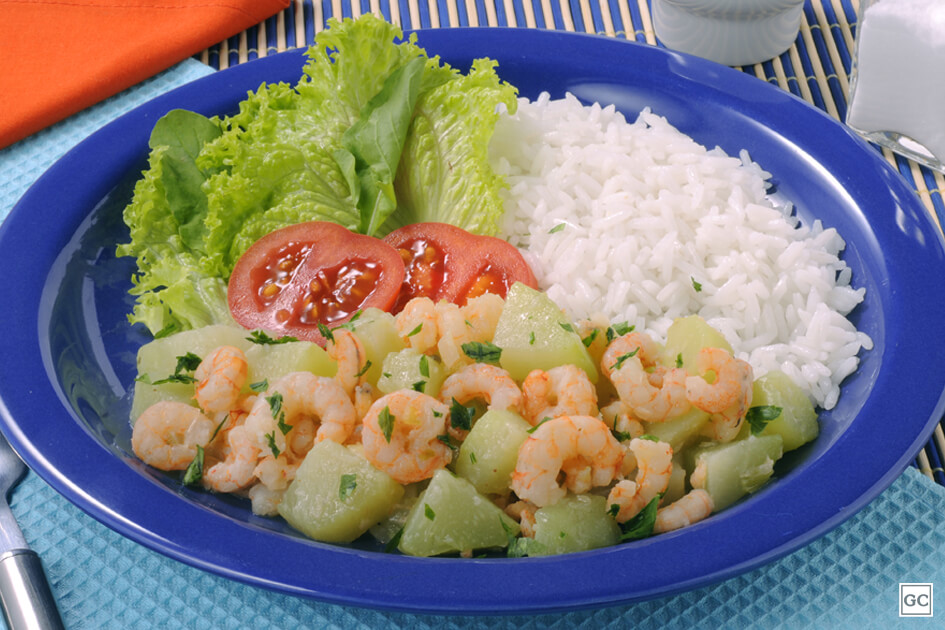 Chuchu com camarão: receita rápida e saudável - Guia da Cozinha