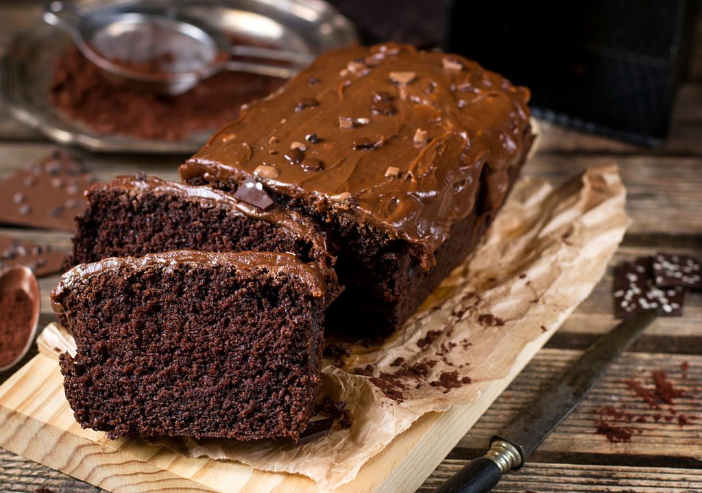 O bolo de chocolate com calda é a receita ideal para o café da tarde