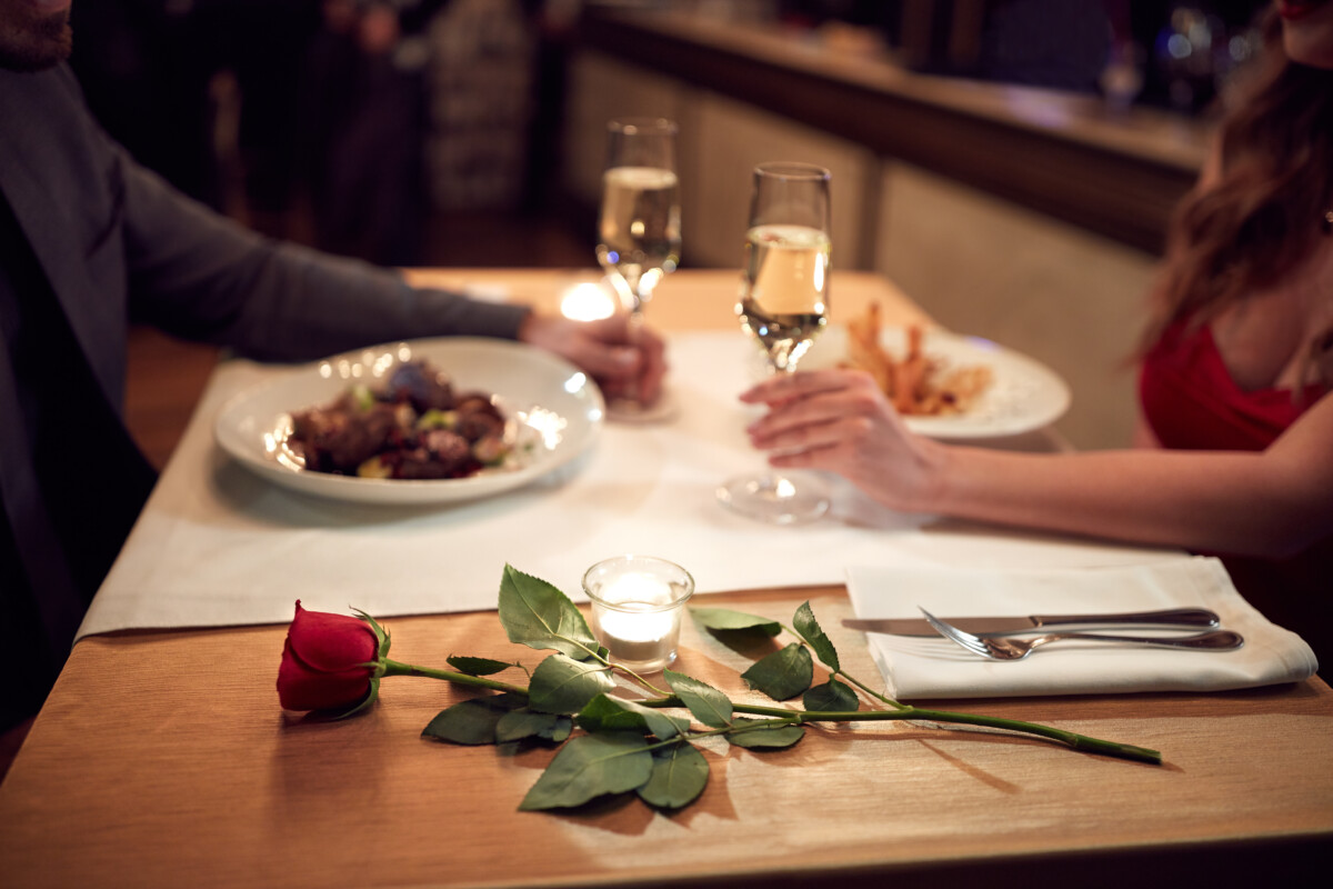 Cardápio completo de Dia dos Namorados para um jantar romântico