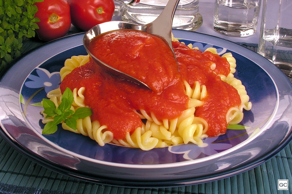 Extrato de tomate caseiro para comer bem e com saúde