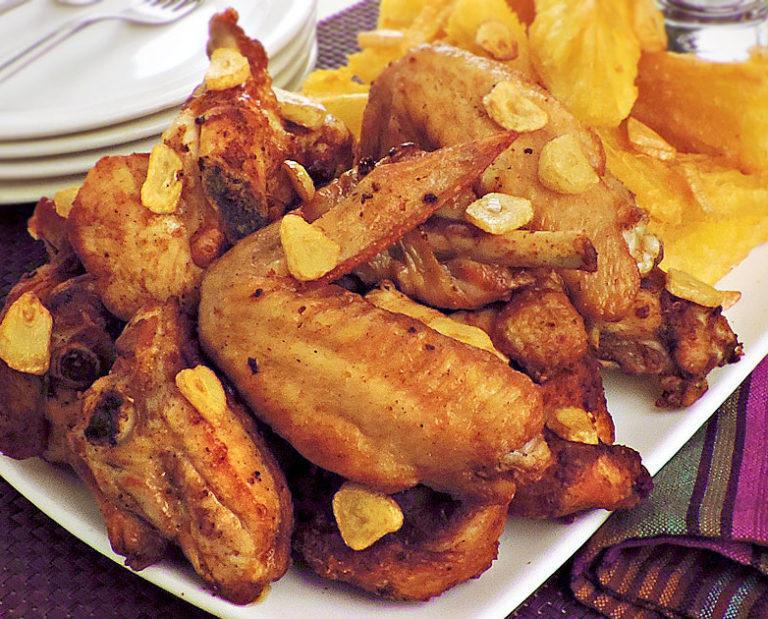 O frango à passarinho de boteco é a receita perfeita para comemorar a chegada do final de semana