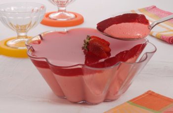 gelatina de morango cremosa
