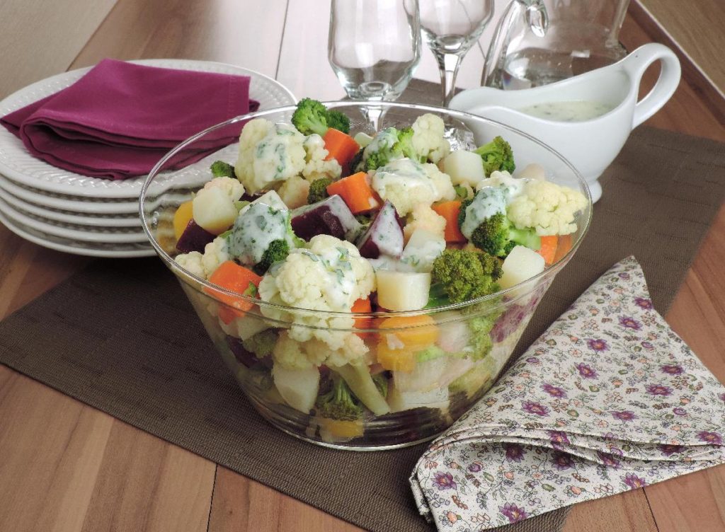 Salada refrescante de legumes