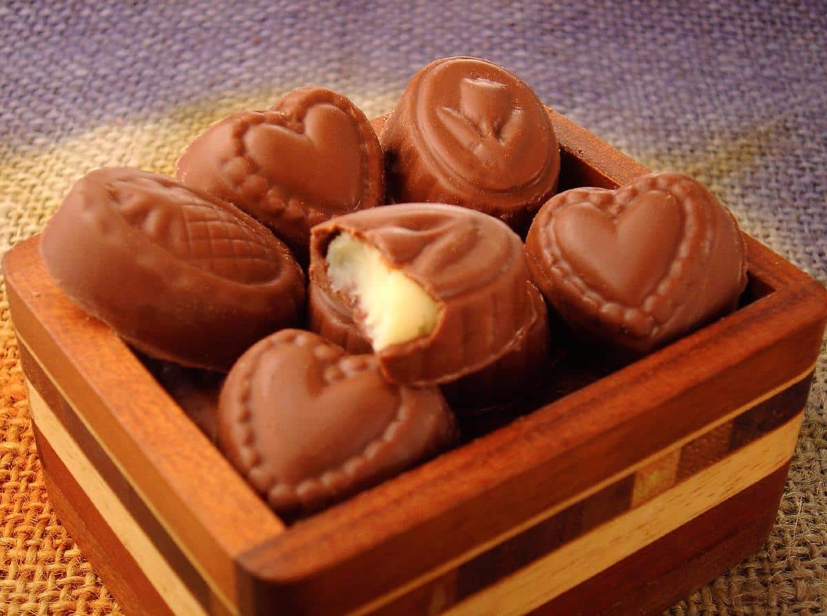 Bombom azedinho de chocolate em formato de coração
