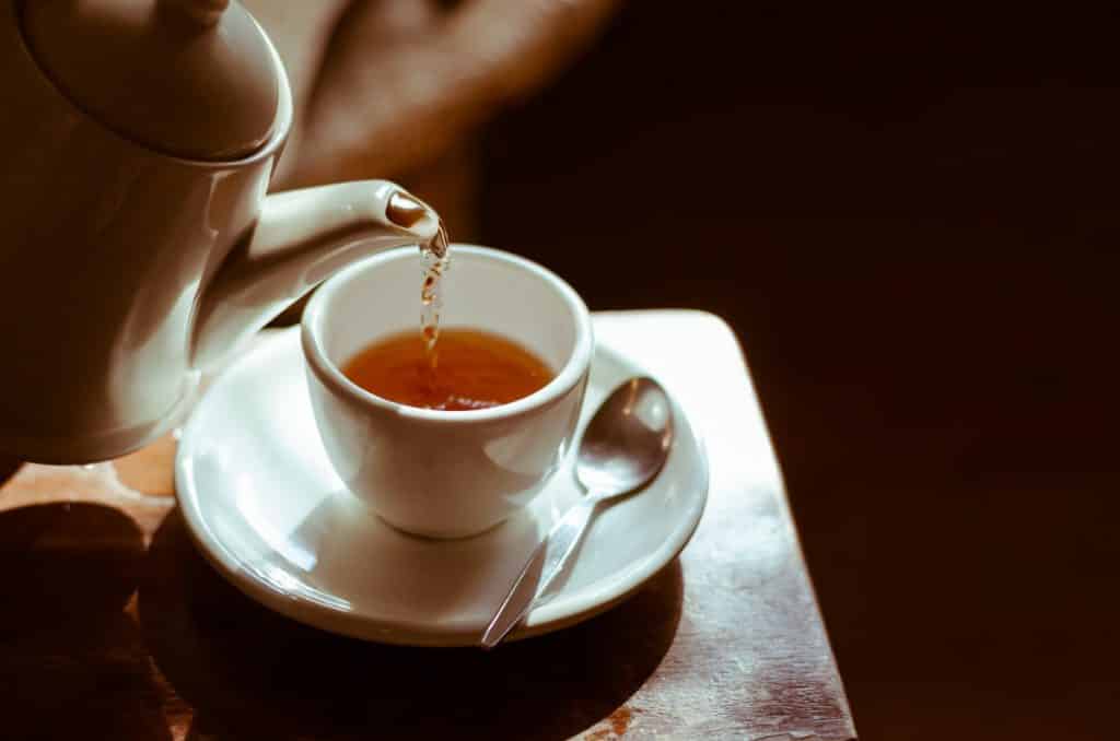 Alimentos que ajudam e atrapalham o sono: chá