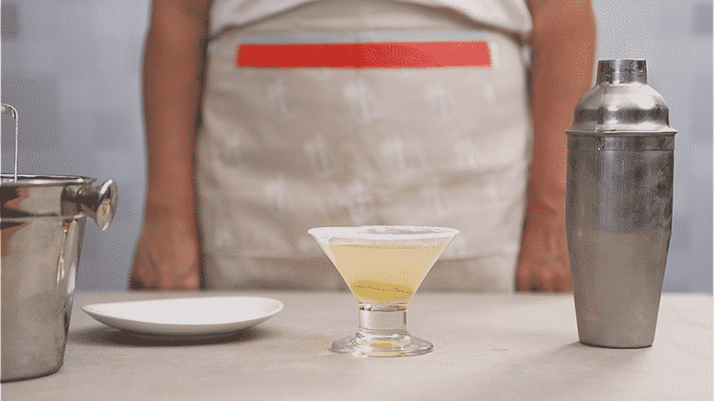 Aprenda a fazer o drink mexicano margarita