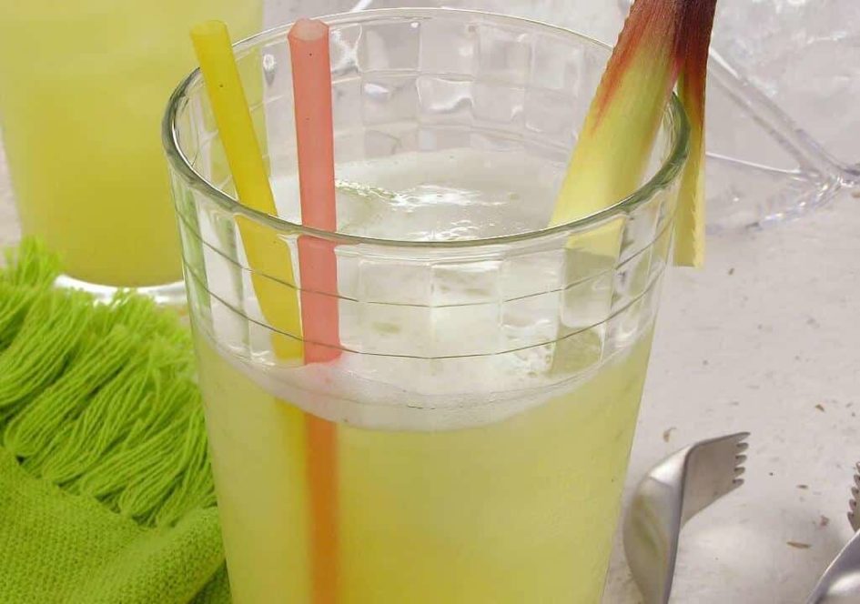 suco de abacaxi com casca