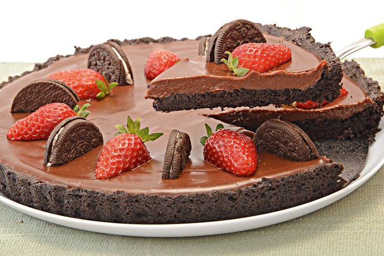 Torta de Oreo® com chocolate e morango