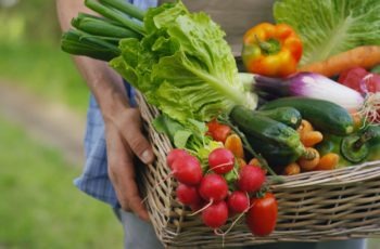 Como economizar na hora de comprar verduras
