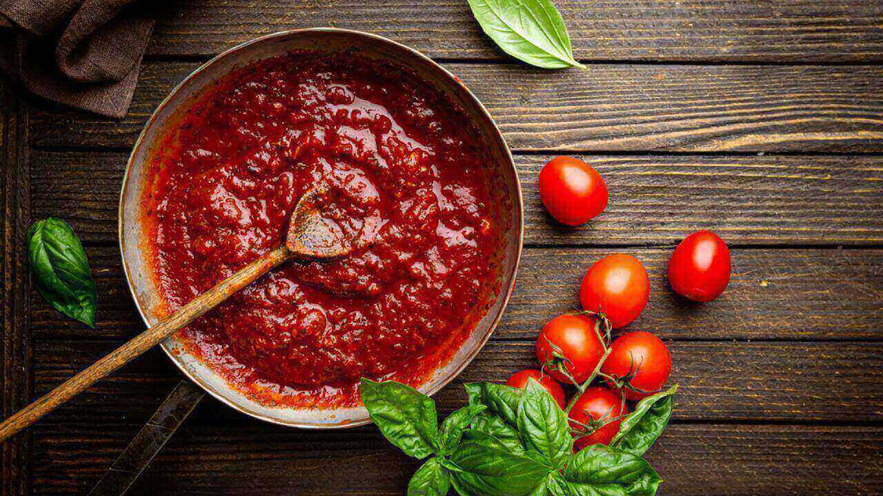 Molho de tomate caseiro é mais saudável e econômico! Aprenda a fazer