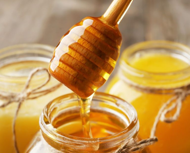 Os benefícios do mel são vários, mas você sabe como incluí-lo no cardápio de forma responsável?