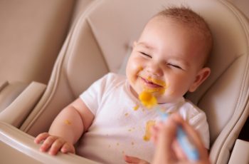 A introdução alimentar é um momento de suma importância na vida do bebê