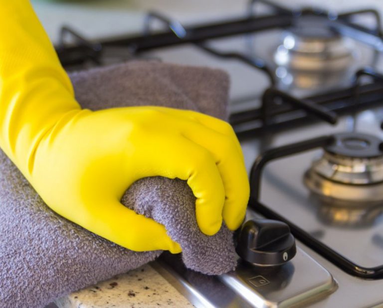 Confira dicas para limpar fornos e fogões sem erros