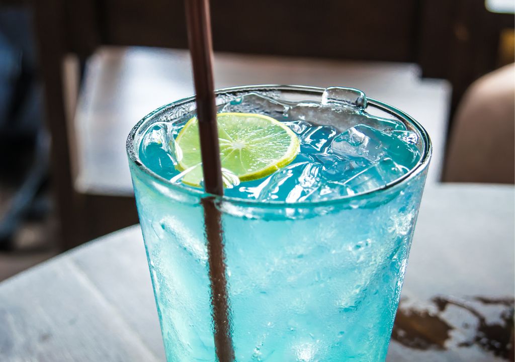 O drink Opala azul é um verdadeiro combustível para as festas