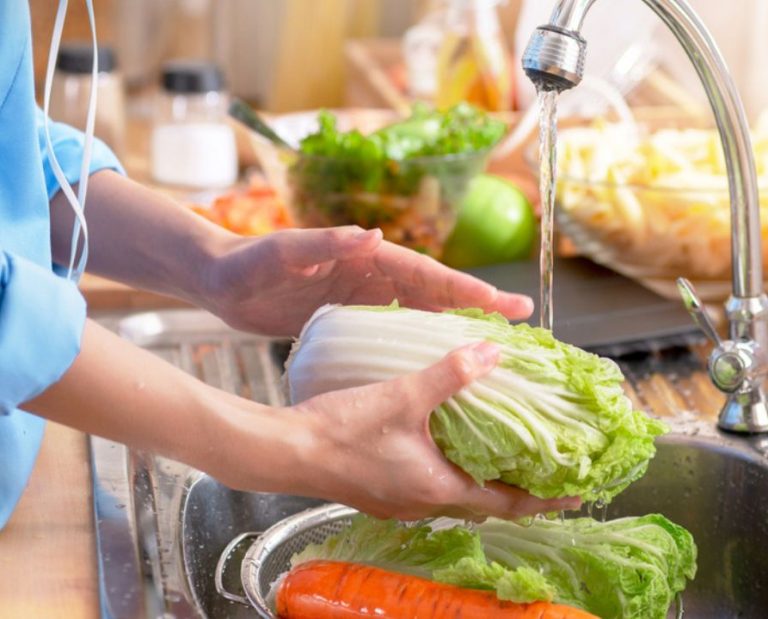 Higienizar hortaliças, frutas e legumes vai ser fácil com as dicas que temos para você