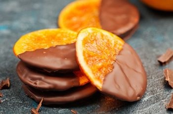 Docinho de laranja caramelizada com chocolate