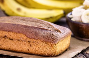 Saiba como fazer um pão de banana sem glúten